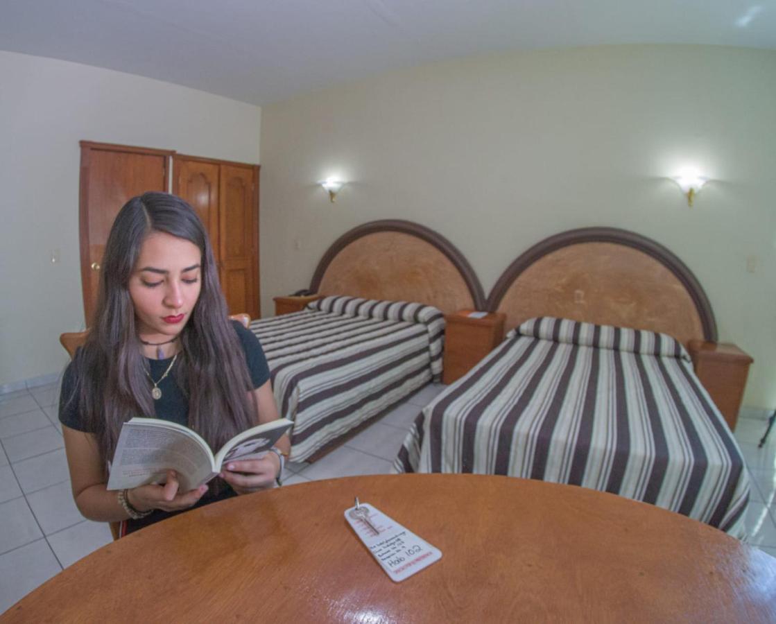 Hotel Plaza Sahuayo Bagian luar foto