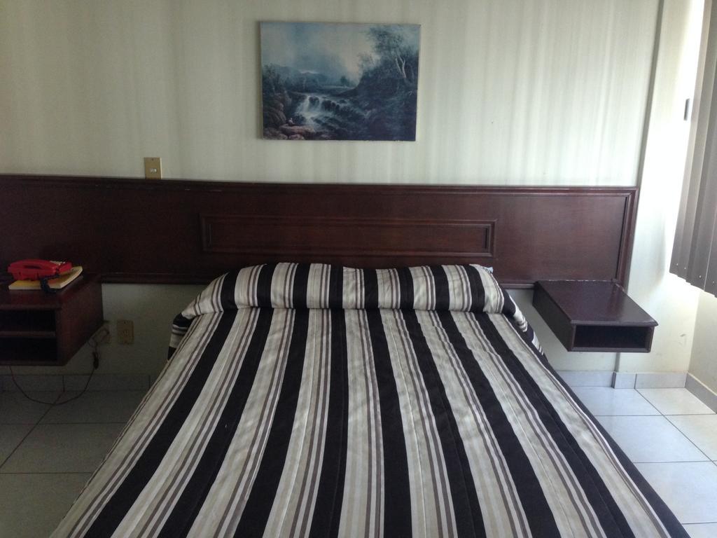 Hotel Plaza Sahuayo Bagian luar foto