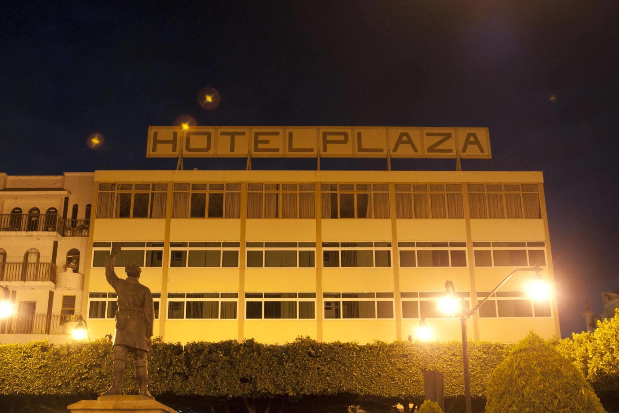 Hotel Plaza Sahuayo Bagian luar foto